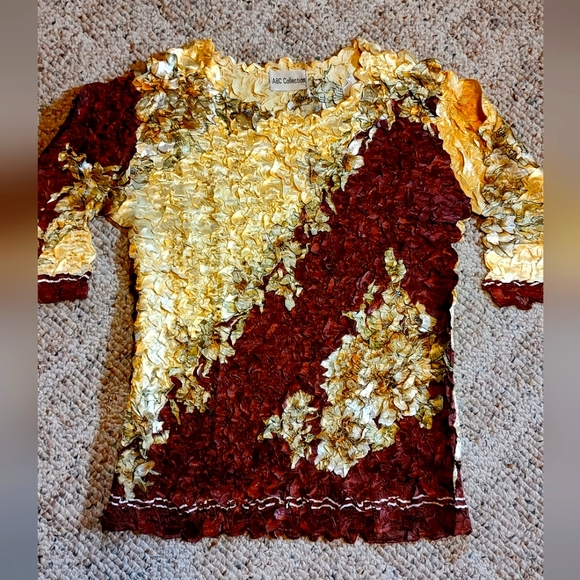 Scrunchy Blouse - Picture 1 of 4